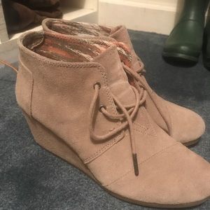 TOMS wedges